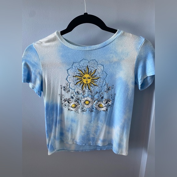 Cropped graphic tee. Fits Women’s size XXS to XS - Picture 1 of 1